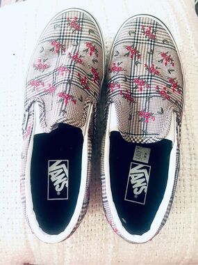 Vans Glen Plaid Sneakers Women’s 10